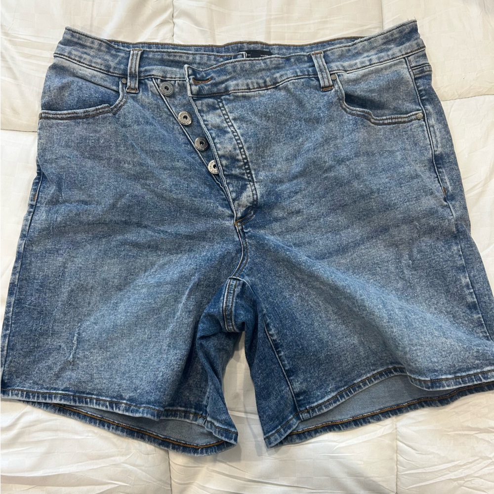 Universal Standard | 16 | Distressed Vintage Indigo Wash